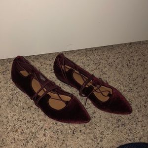 Size 6 Maroon tie flats